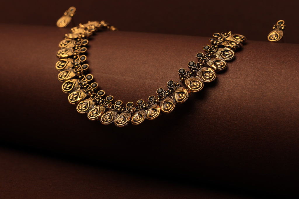 Royal Antique Gold-Plated Temple Necklace Set – Timeless Elegance for Every Occasion