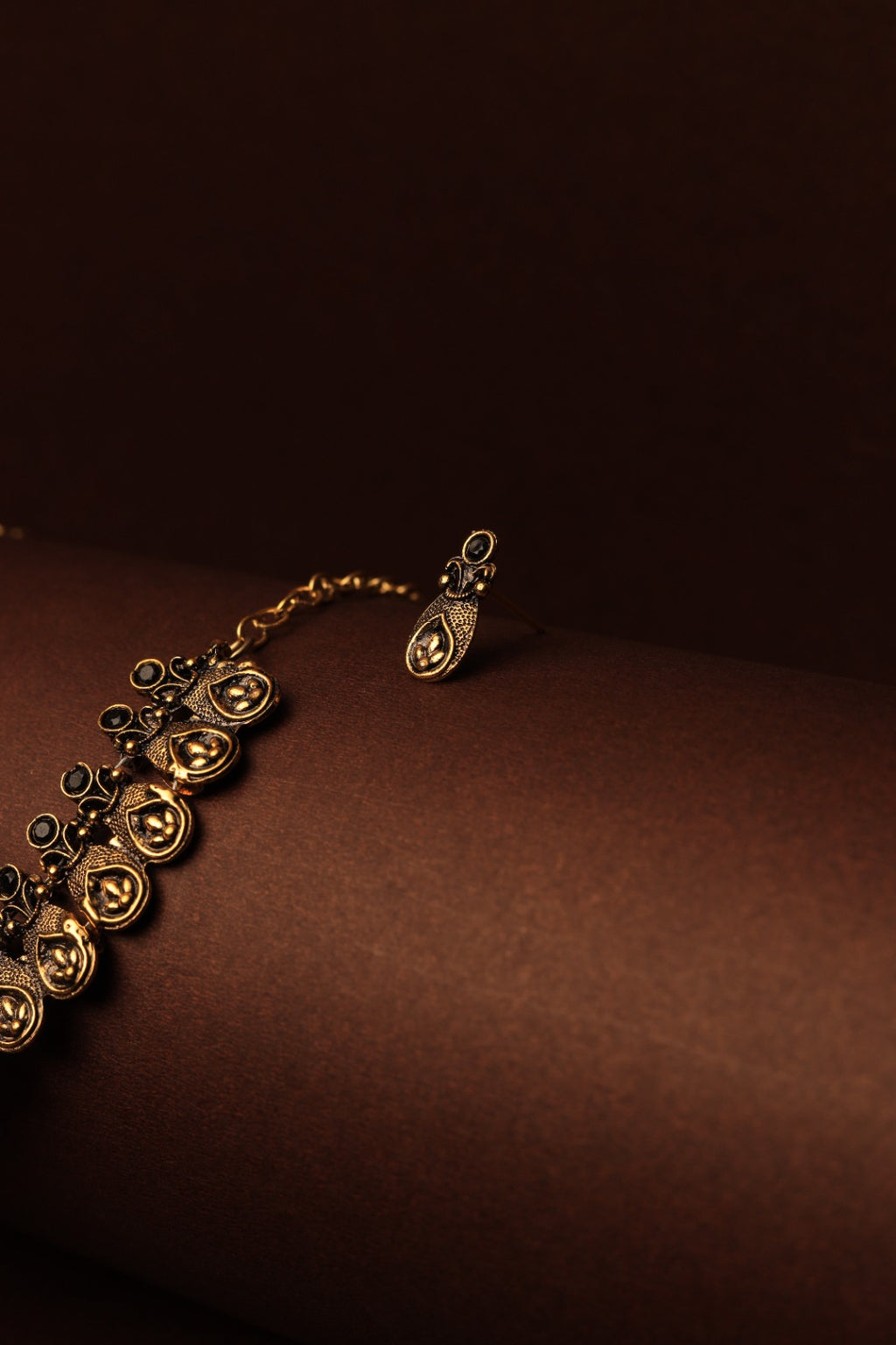 Royal Antique Gold-Plated Temple Necklace Set – Timeless Elegance for Every Occasion