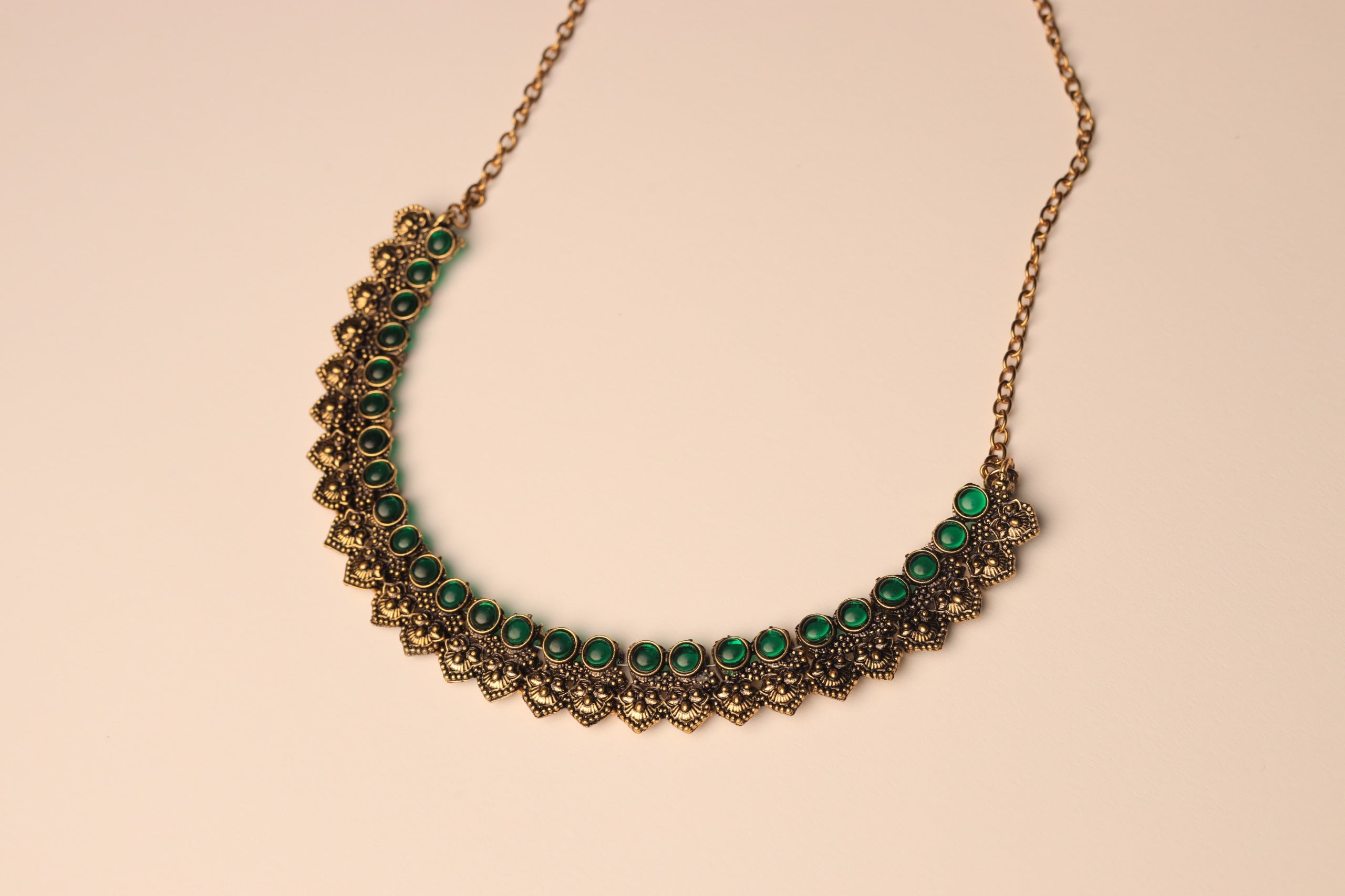 Antique Gold-Plated Green Stone Necklace – A Touch of Timeless Royalty