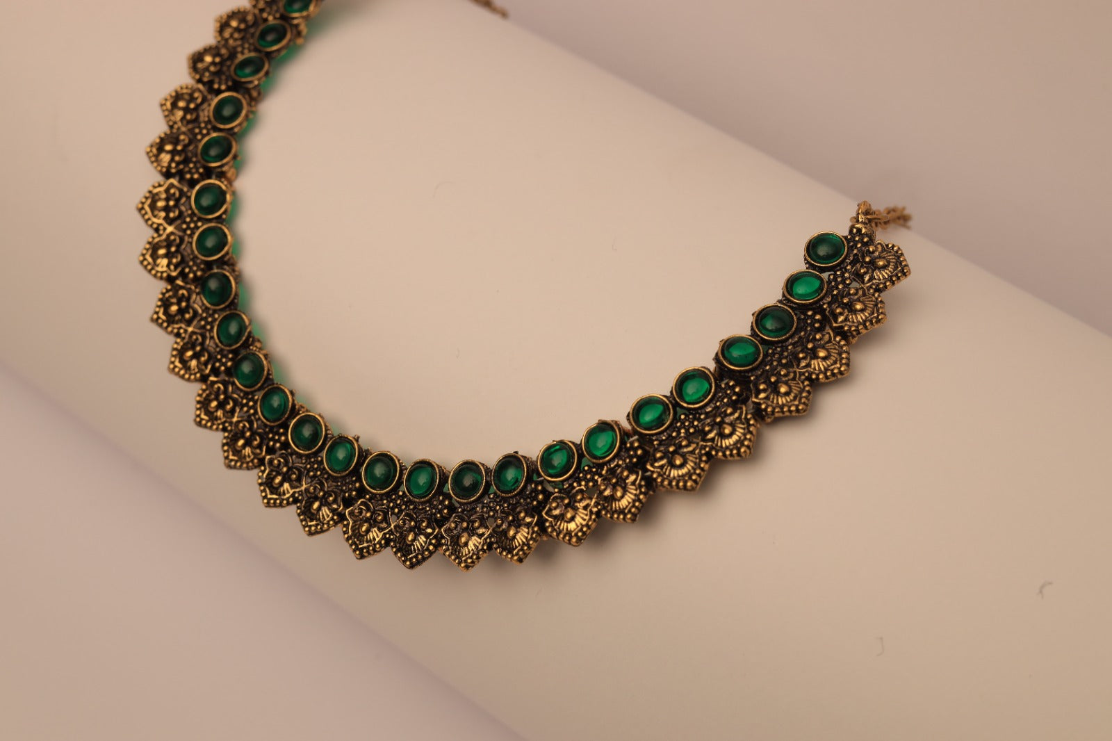Antique Gold-Plated Green Stone Necklace – A Touch of Timeless Royalty